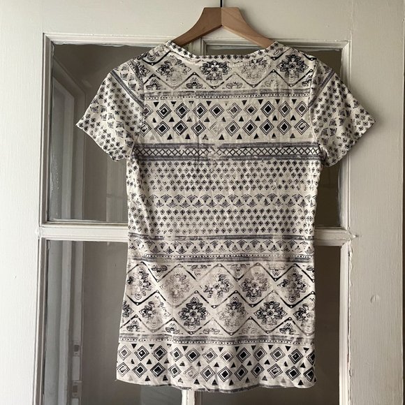 White and Black Patterned Short-Sleeve V-Neck Tee - Picture 5 of 5